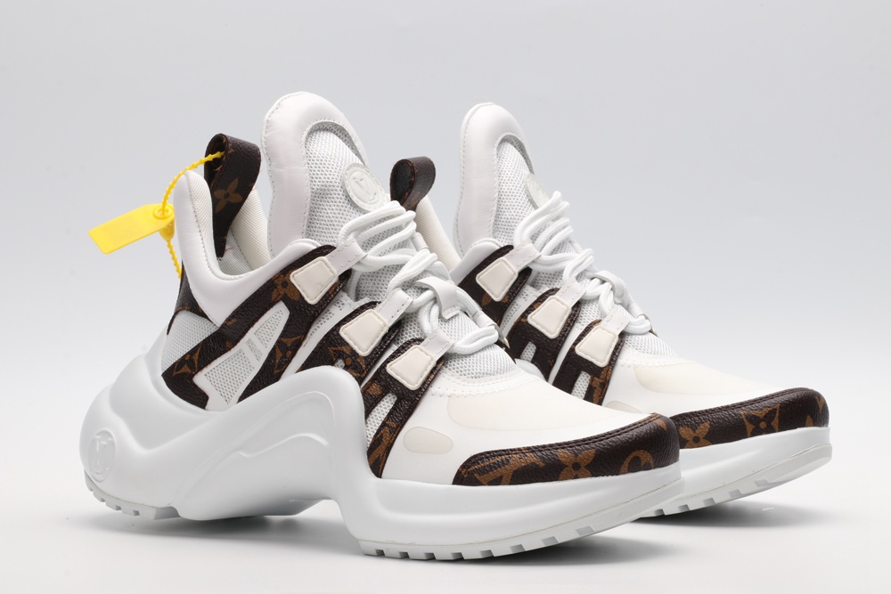 L*V SNEAKER